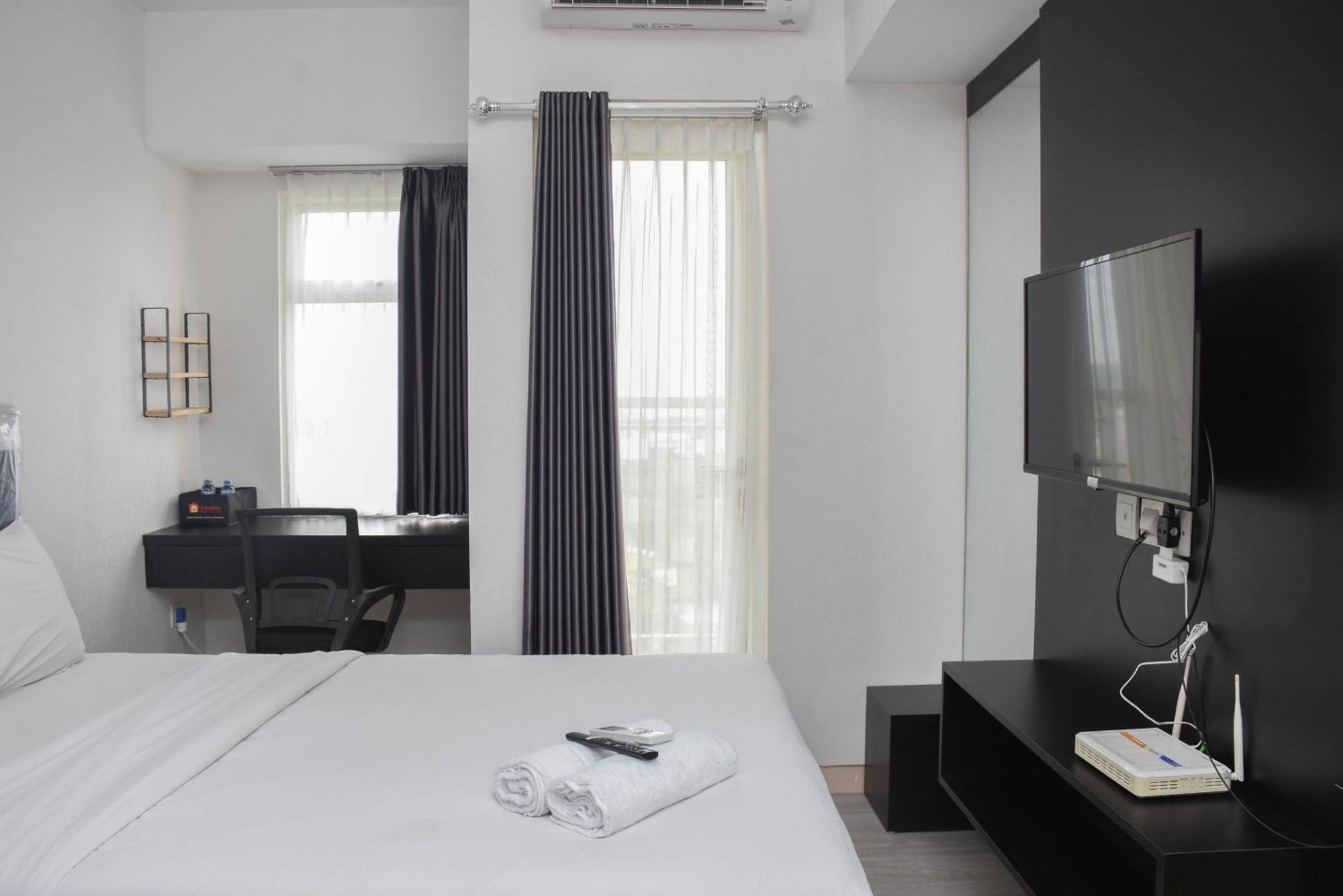 Minimalist At Springlake Summarecon By Travelio Bekasi
