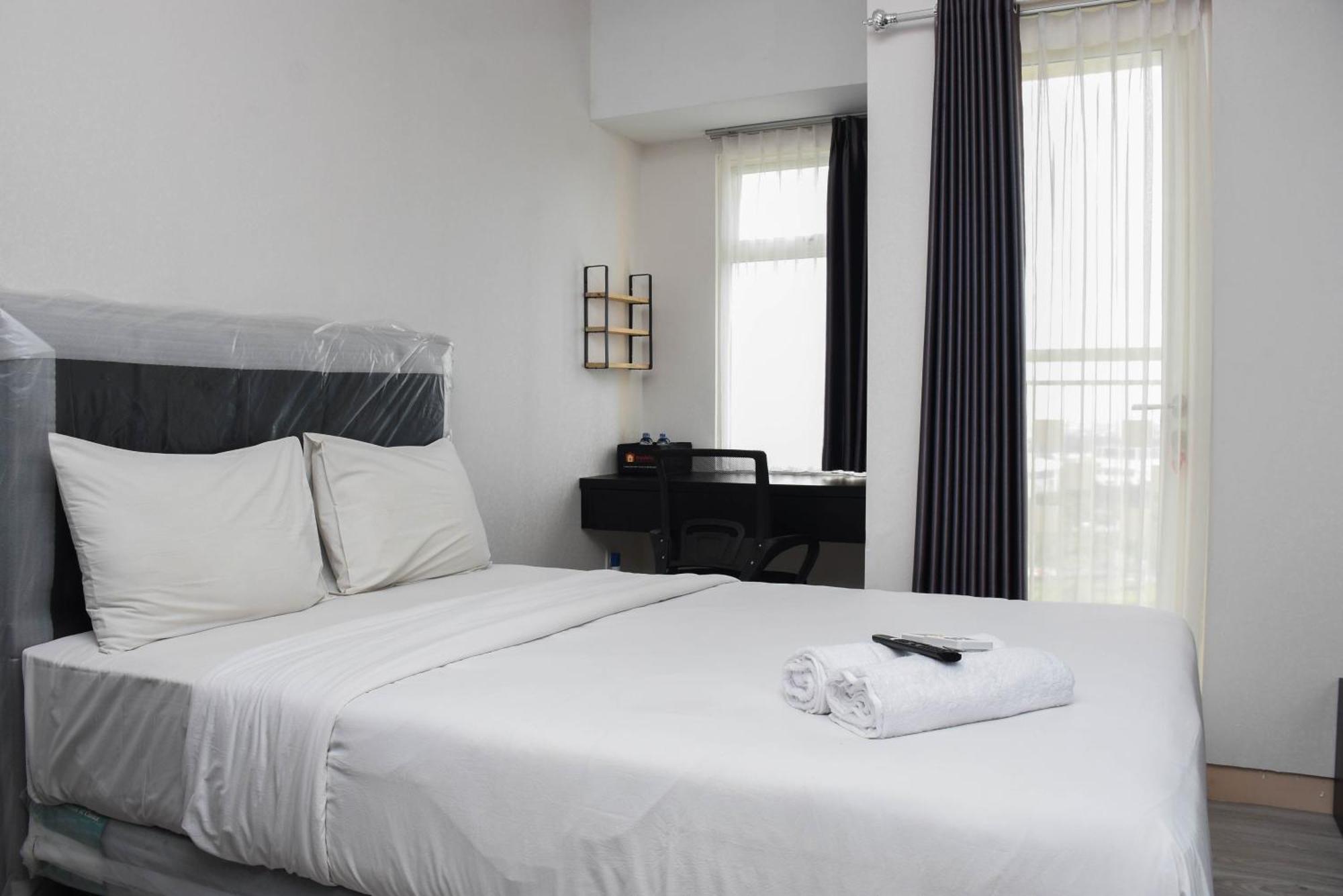 Minimalist At Springlake Summarecon By Travelio * Bekasi