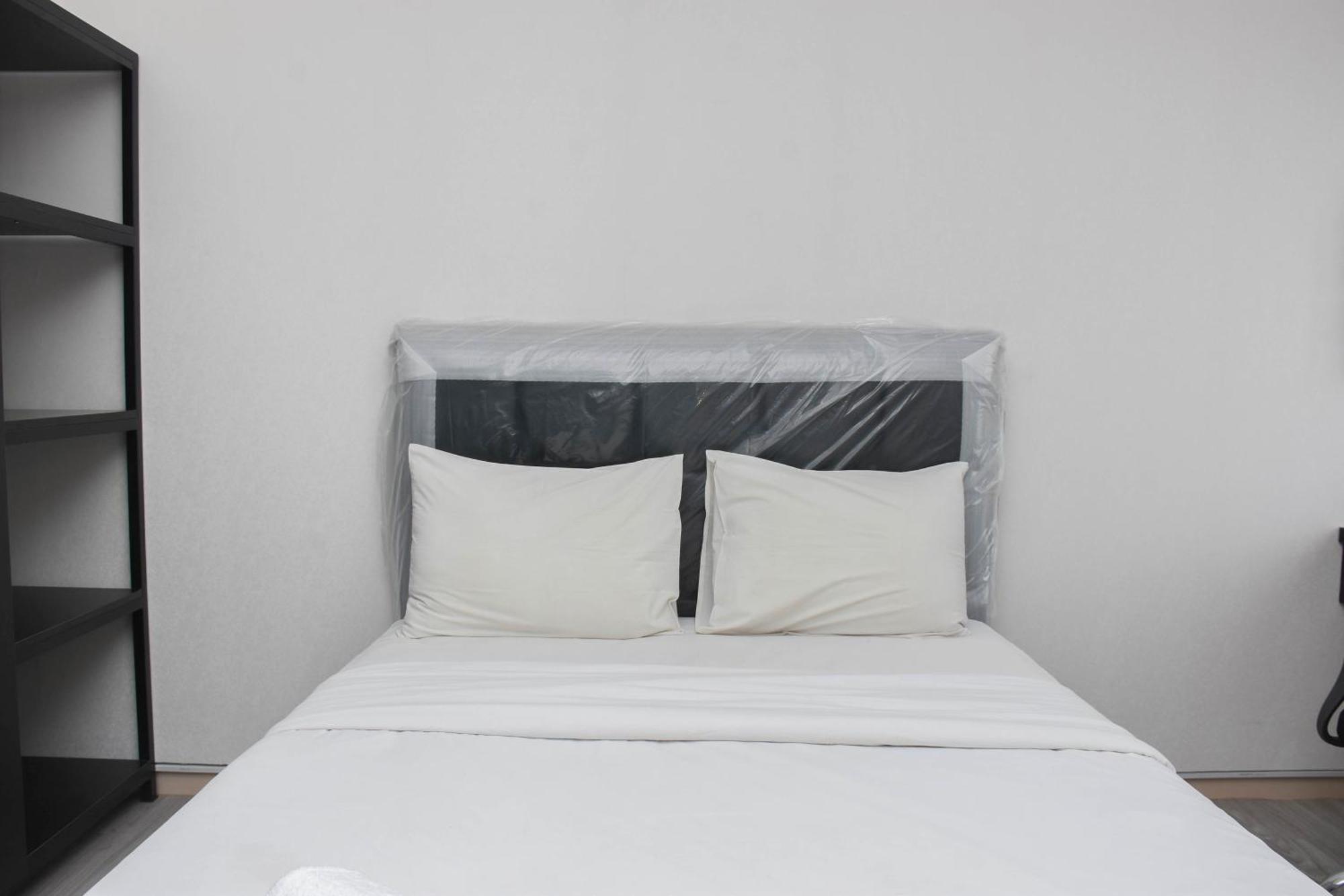 Minimalist At Springlake Summarecon By Travelio Apartemen