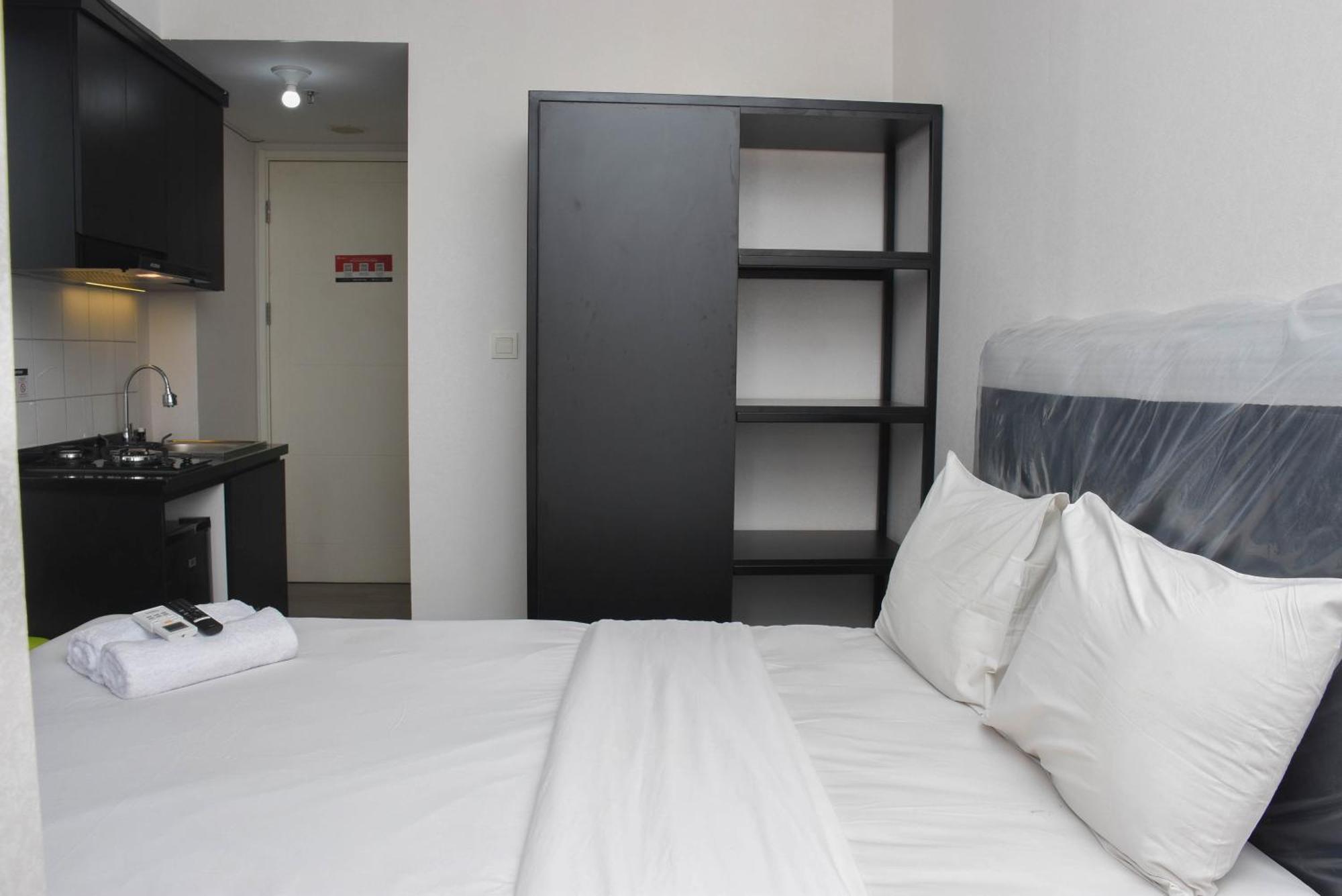 Minimalist At Springlake Summarecon By Travelio * Bekasi